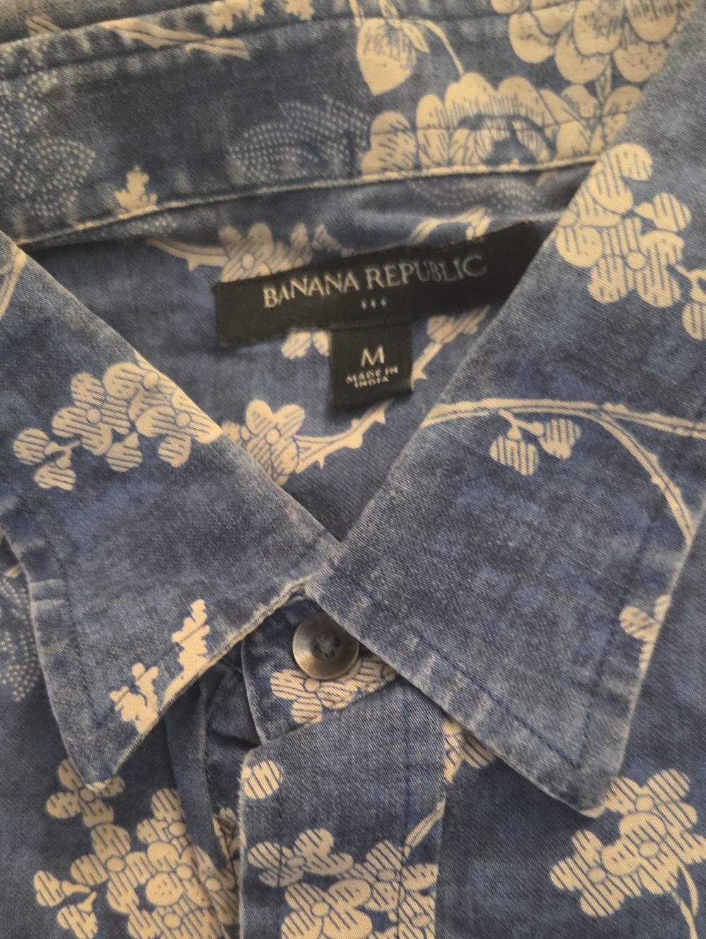 Banana Republic Men’s Blue Floral Button-Down Shirt